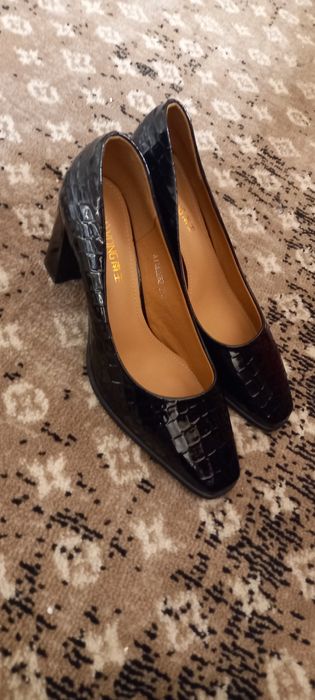 Viola jinsiy aloqada hamma narsani qila oladi