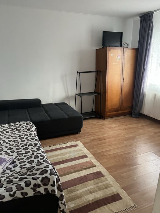 Ap. De inchiriat 2 camere decomandat