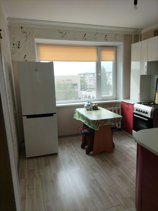 Продам 3-х  комнатную квартиру .