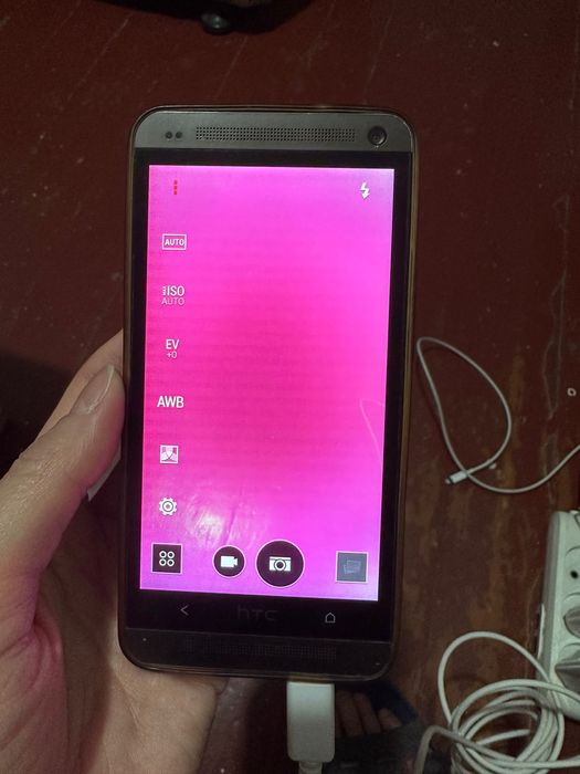 Продам телефон htc m7