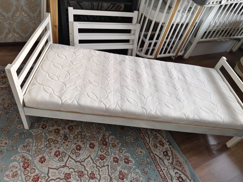 Кровать домик ikea,2 шт