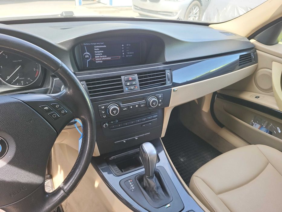Dezmembrez bmw seria 3 e91 320d xdrive an 2010 177 cp cutie automata volan stanga