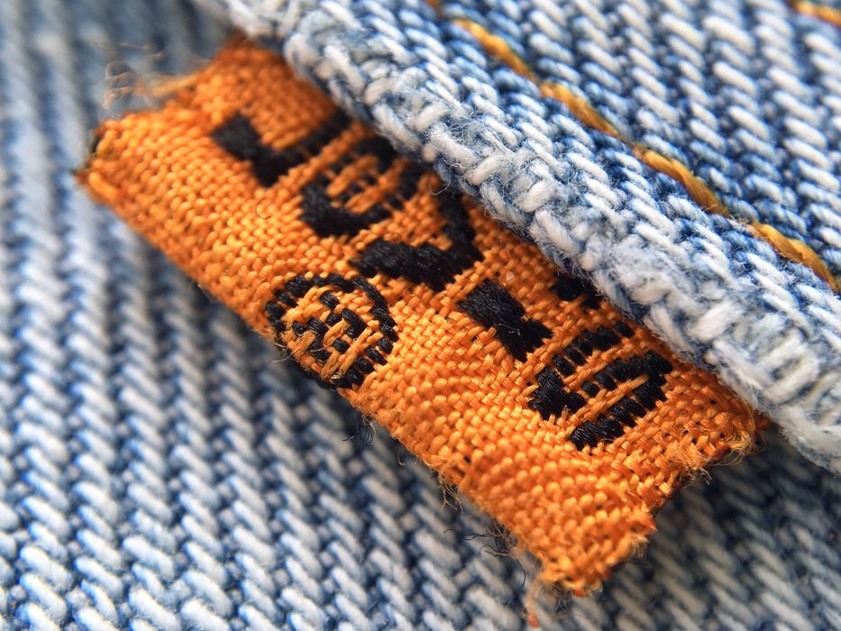 VINTAGE 1997 Made in U.S.A. LEVI'S® 550™ Orange Tab™ Jeans — W31 L32