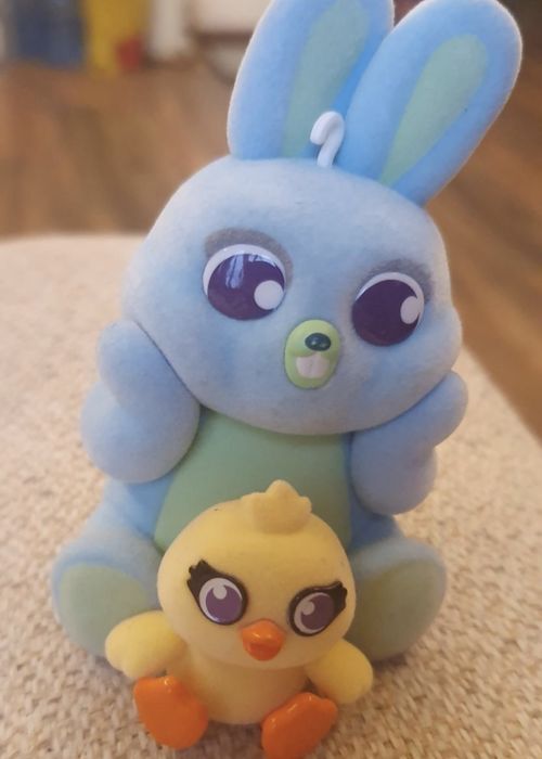 куче с бутилка , зайче и пиленце