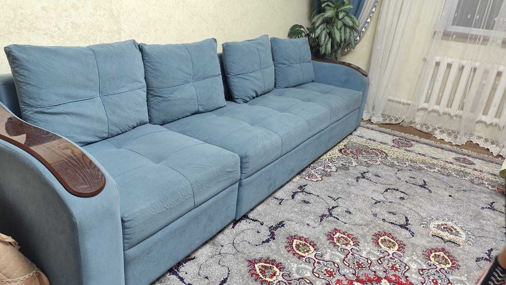 Продам диван в гостиничный 270см