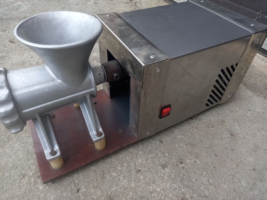Masina tocat carne electrica