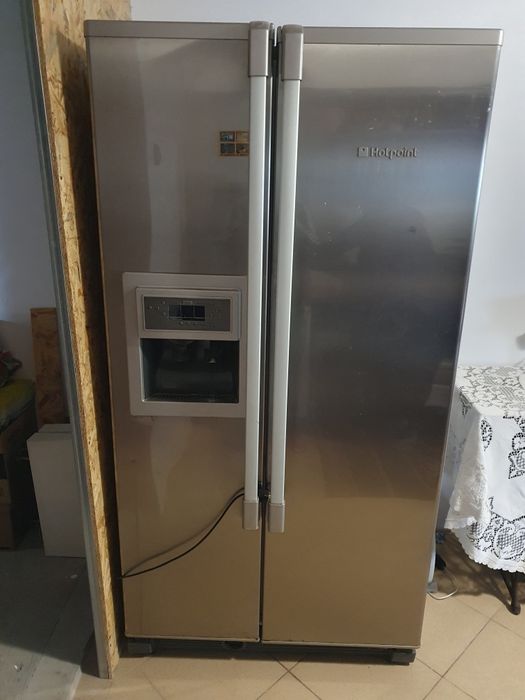 Продавам хладилник Hotpoint