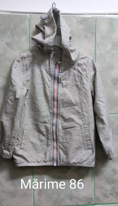 Vestute copii și gecuta,toate 35 lei