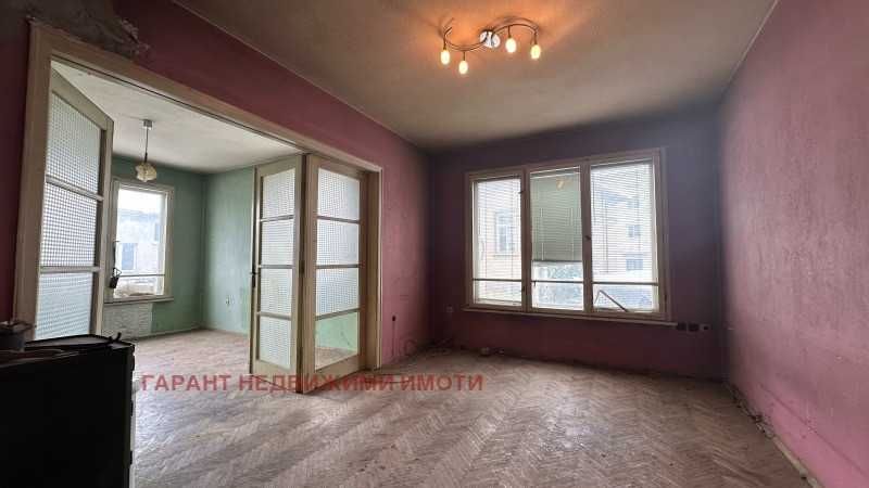 Продава се Тристаен апартамент в Габрово, Център - 86 кв.м за 997 €/кв.м - Снимка #3