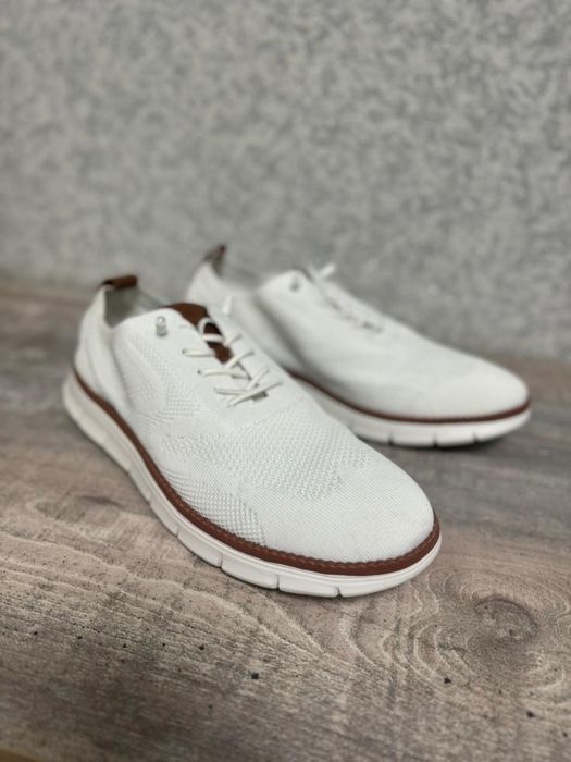 Продам кроссовки