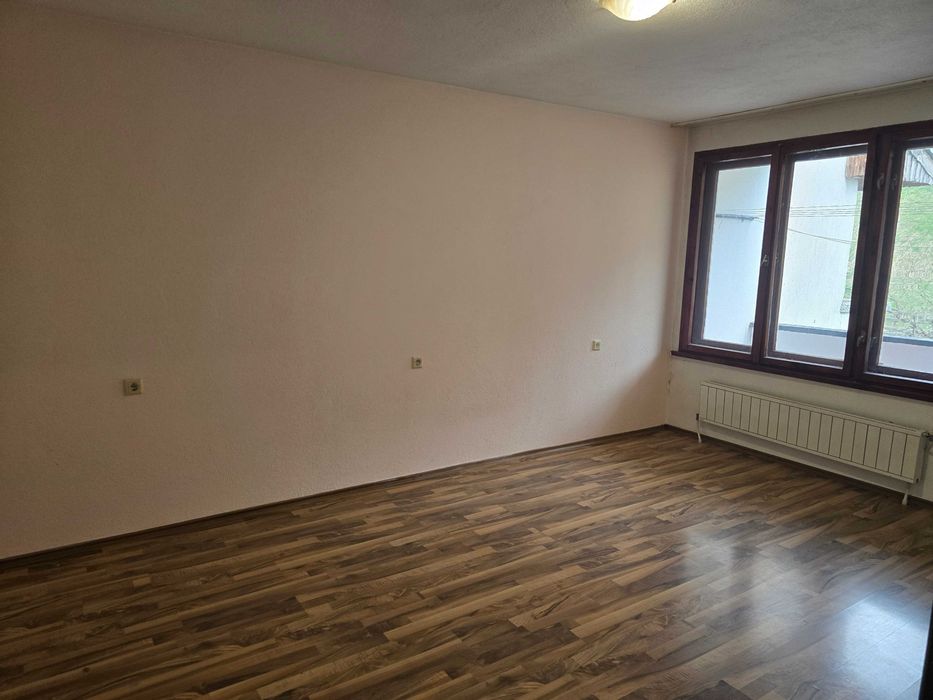 ДОГОВАРЯНЕ / Продавам - 120 КВ.М / Многостаен апартамент във гр.Чепеларе !!!
