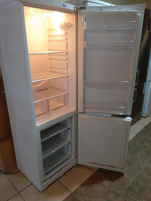 Холодильник Indesit . Гарантия. Доставка. Whats App.