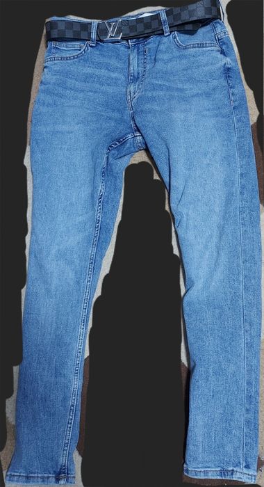 Blugi berska marimea 42