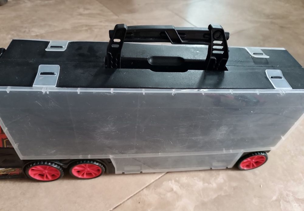 Camion pentru masinute