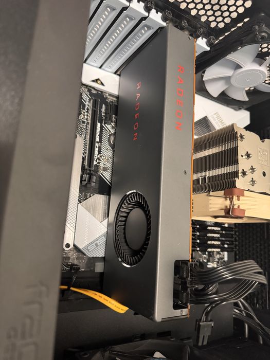 Calculator Gaming i7 8700K, 32GB/16GB , NVMe, HDD, AMD Radeon RX5700 8GB DDR6 256Bit