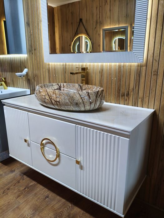 Пвс тумбы, смеситель , зеркало Rocco & DK от производителя.