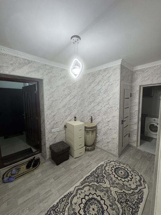 Продается 4 комнатная квартира. Чирчик. Троицк