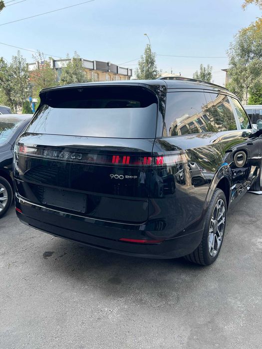 LYNK&CO 900 1.5T 2025 Oq va Qora rangda