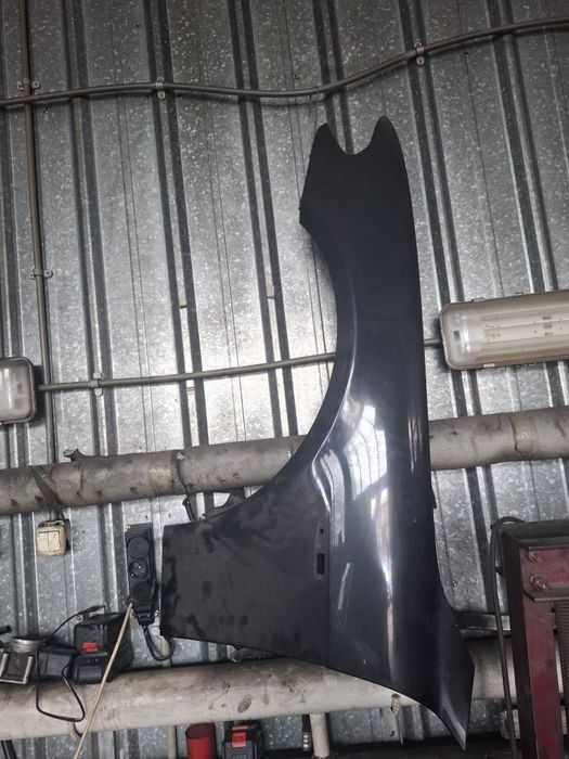 Продам крыло на бмв е 65