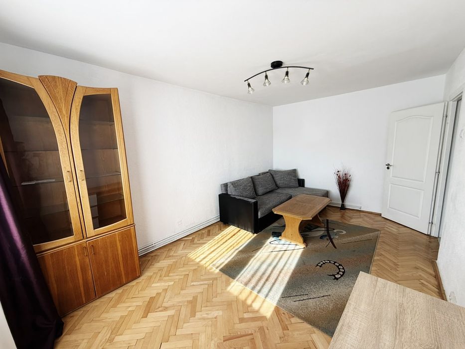 Inchiriez apartament cu 3 camere Sibiu, Terezian