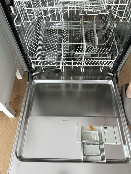 Masina de spalat vase Miele