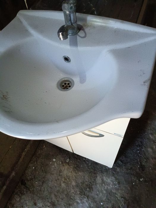 Chiuvetă baie   stare bună