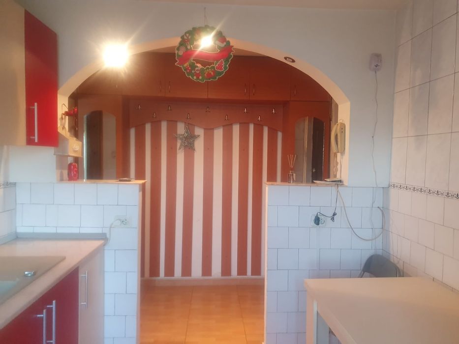 Inchiriez apartament