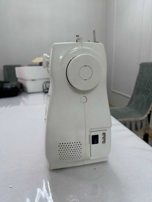 Швейная машина Janome RE 1306