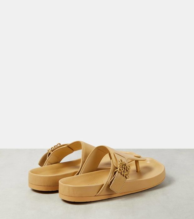 Тапочки/Сандали/Сланцы Loewe