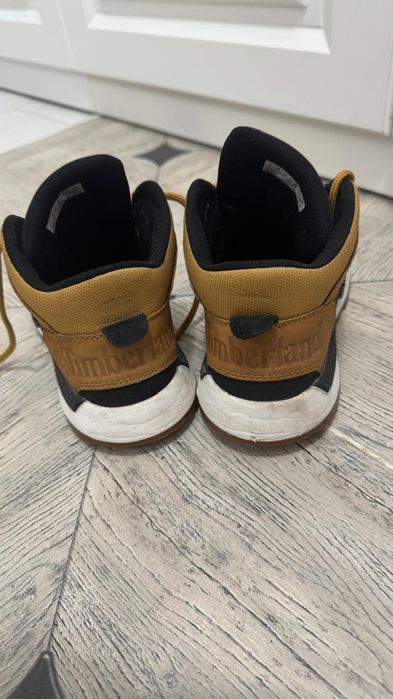 Продам ботинки 37 размерТимбеленд