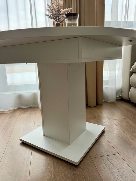 Разтегателна трапезна маса