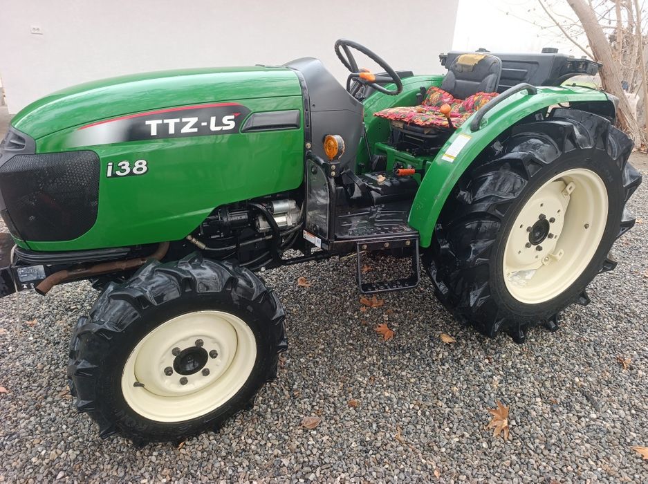 I38 mini  traktor