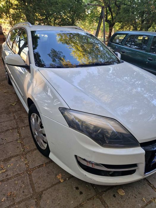 Автомобил Renault Laguna