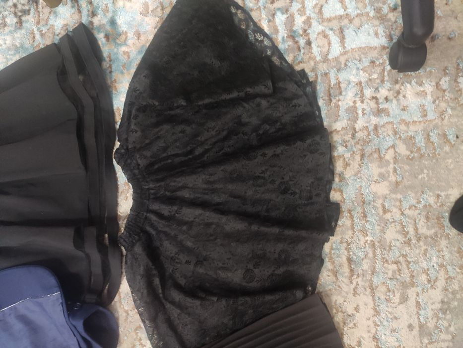 Продам школьные пиджаки и юбки