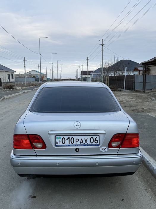 Mercedes benz W210