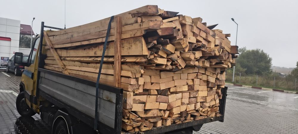 Vând lemn de foc de fabrică