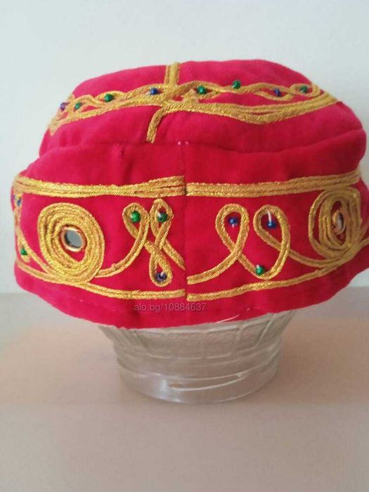 Шапка тюбетейка.