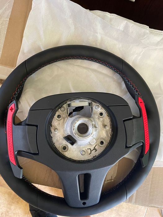 Volan bmw nou g30 g31 g11 g01 g02 cu padele de carbon si vibratii