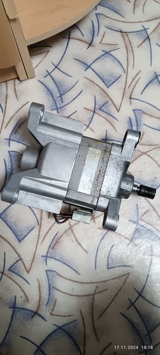 Продам запчасти на стиральную машину