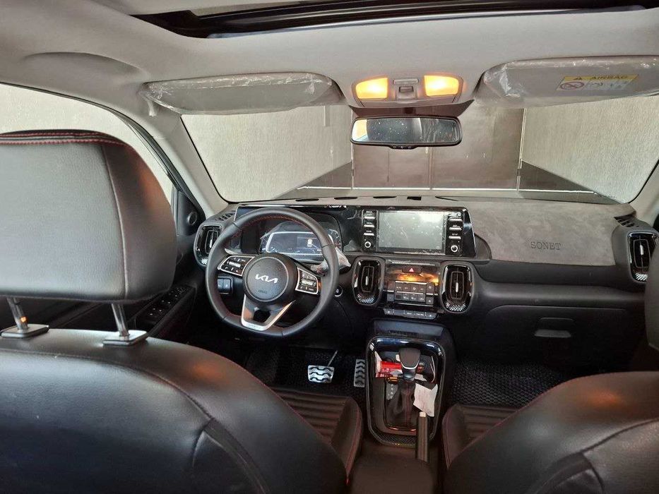 Продам свой автомобиль KIA Sonet 2025г. 8800 км