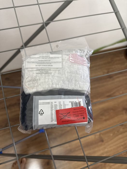 Продается 2 пары колготок на 2-3