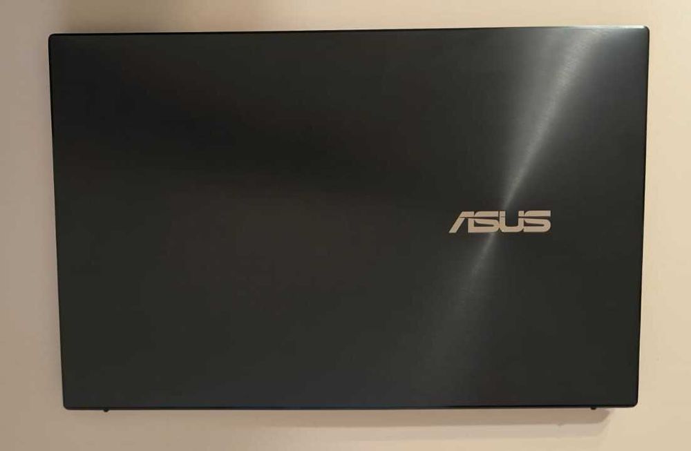 Laptop Asus UX425EA