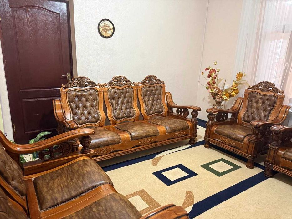 Продается роскошная антикварная мягкая мебель в гостиную
