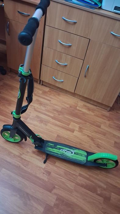 Vând trotineta copi