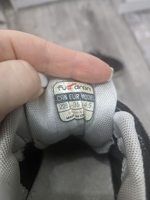 Продам кроссовки на мальчика