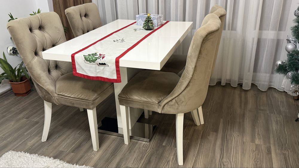 Разтегателна трапезна маса с 4 стола честър