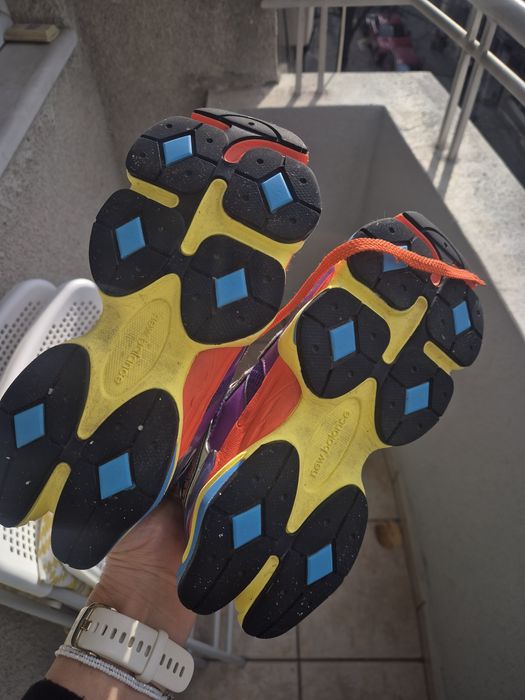 Маратонки new balance 9060 размер 37