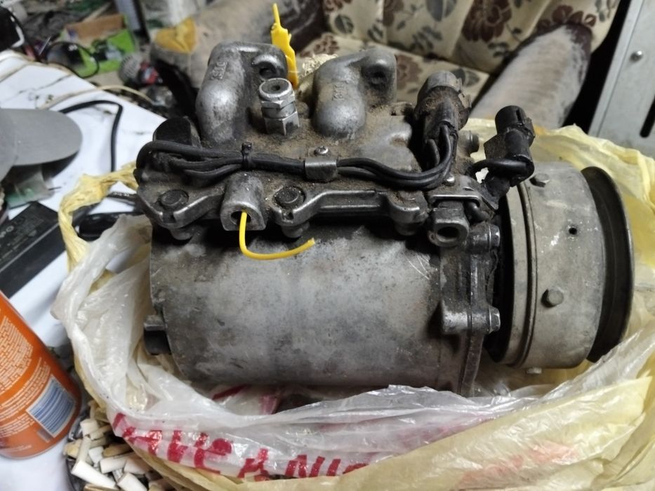 4м40 компрессор кондиционера.  40 тыс.торг