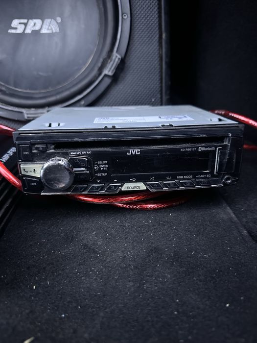 Бас каса със усилвател и CD JVC със BLUETOOTH