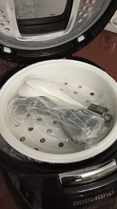 Мультиварка Redmond RMC-66